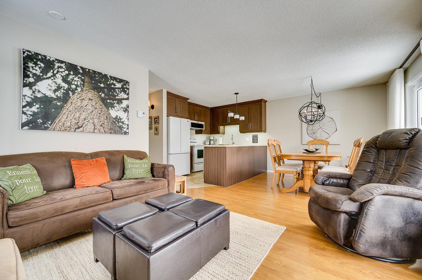 Salon - 602 Ch. Du Skieur, Piedmont, QC - Indoor Photo Showing Living Room