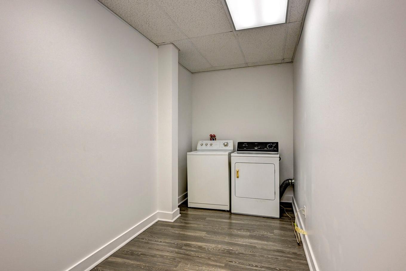 Laundry room - 9637 Boul. De St-Canut, Mirabel, QC - Indoor Photo Showing Laundry Room