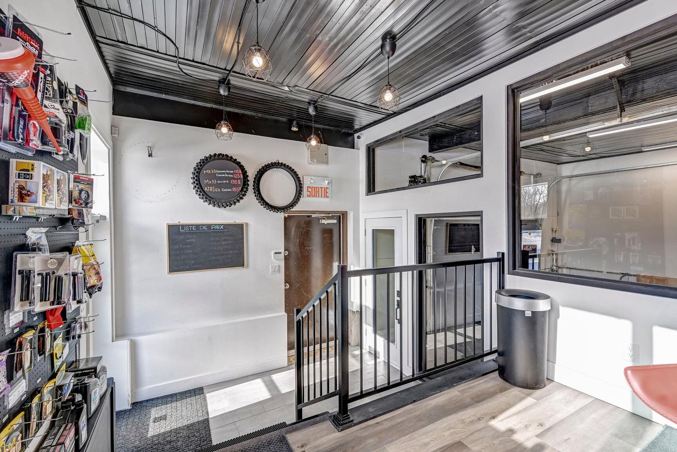 Office - 9637 Boul. De St-Canut, Mirabel, QC - Indoor