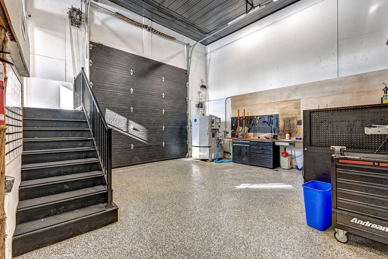 Warehouse - 9637 Boul. De St-Canut, Mirabel, QC - Indoor