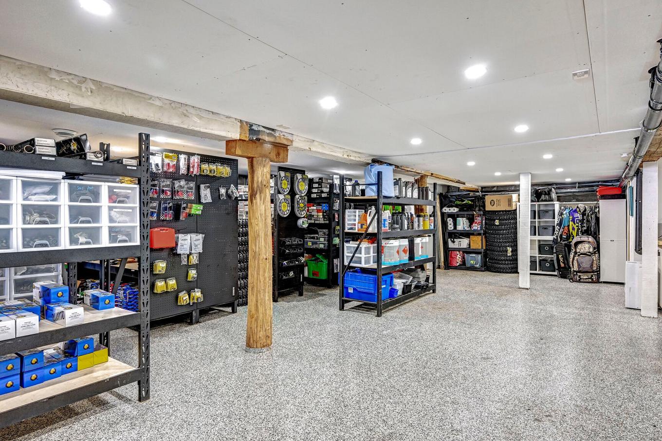 Warehouse - 9637 Boul. De St-Canut, Mirabel, QC - Indoor