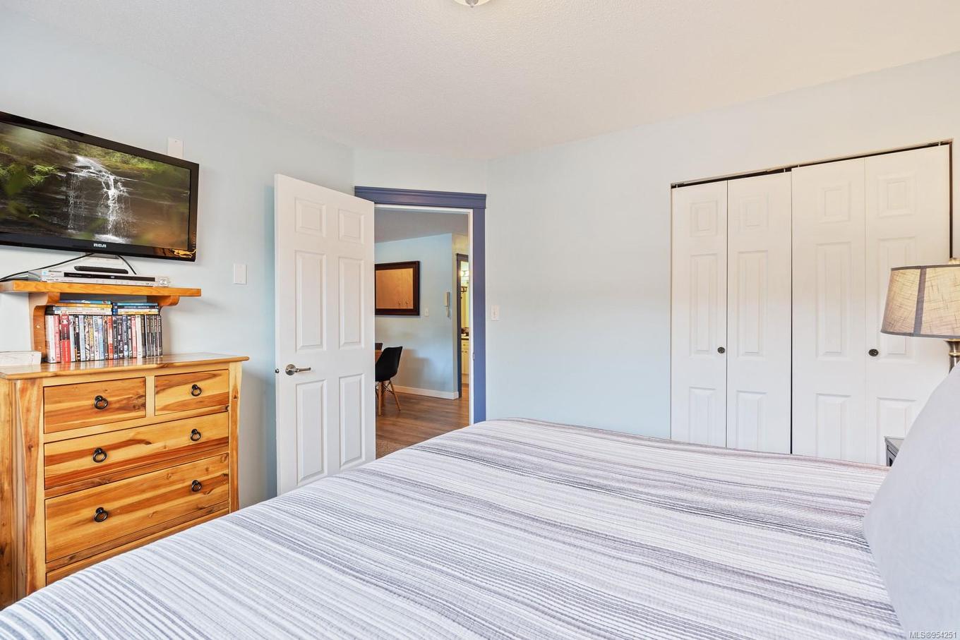 305-1105 Henry Rd, Courtenay, BC - Indoor Photo Showing Bedroom