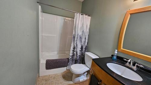 335 Forest Crowne Terrace, Kimberley, BC - Indoor Photo Showing Bathroom