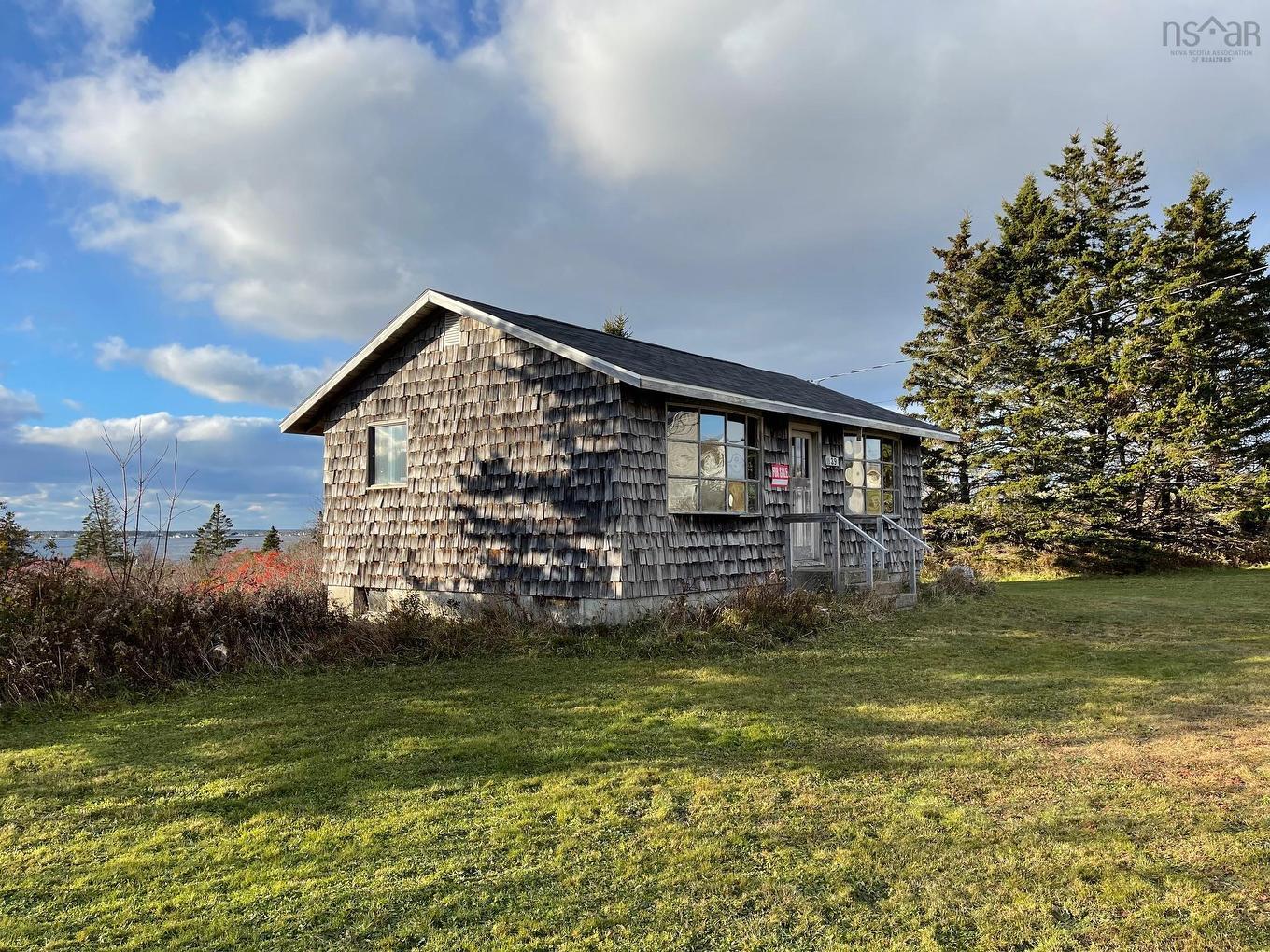 1139 Highway 3, Middle East Pubnico, NS