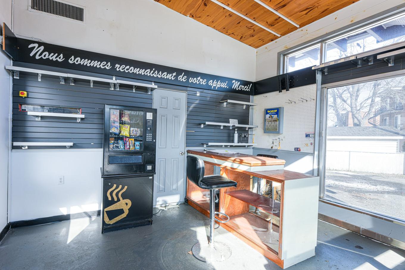 Bureau - 670 Mtée Masson, Terrebonne (Terrebonne), QC - Indoor Photo Showing Other Room