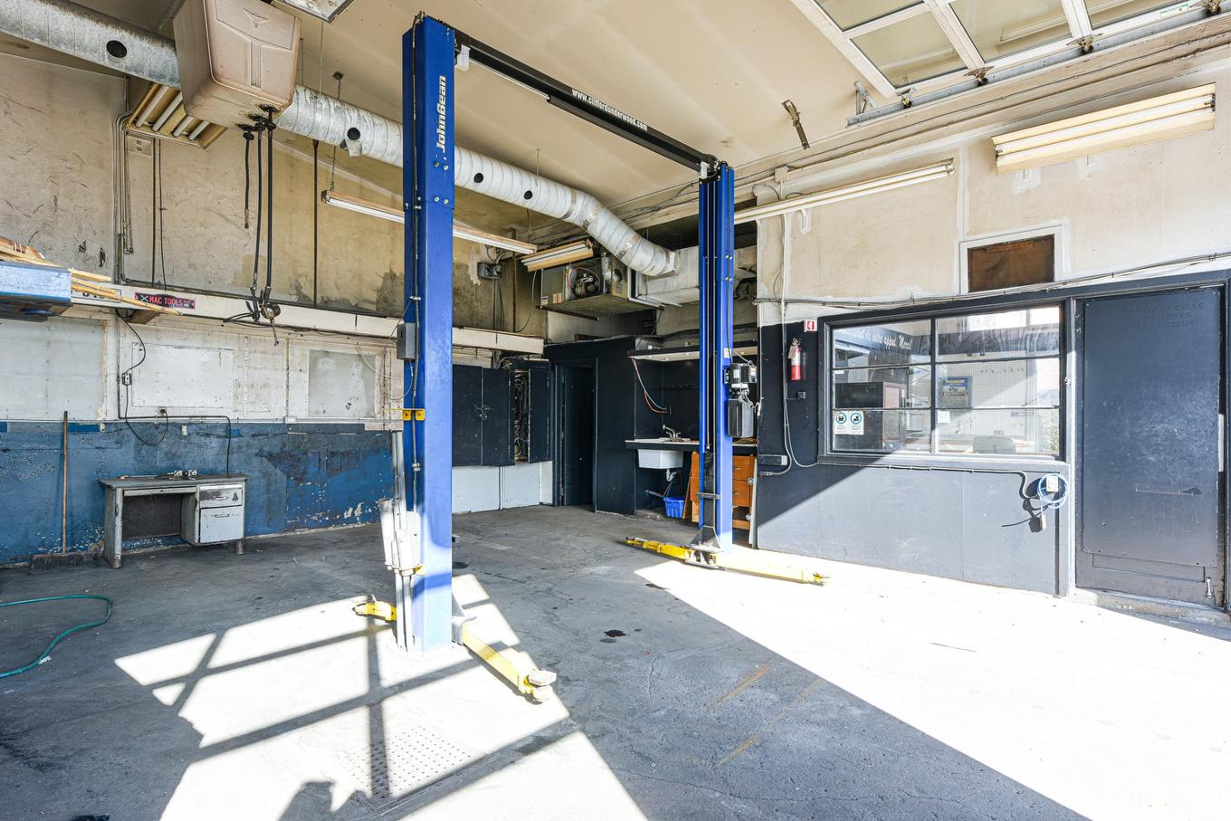Atelier - 670 Mtée Masson, Terrebonne (Terrebonne), QC - Indoor Photo Showing Garage