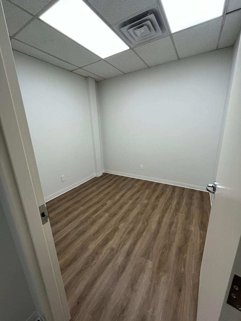 Office - 6500 Route Transcanadienne, Montréal (Saint-Laurent), QC - Indoor Photo Showing Other Room