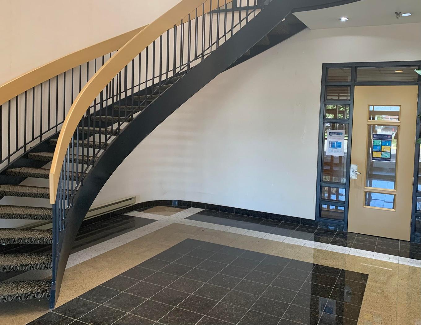 Staircase - 6500 Route Transcanadienne, Montréal (Saint-Laurent), QC - Indoor Photo Showing Other Room