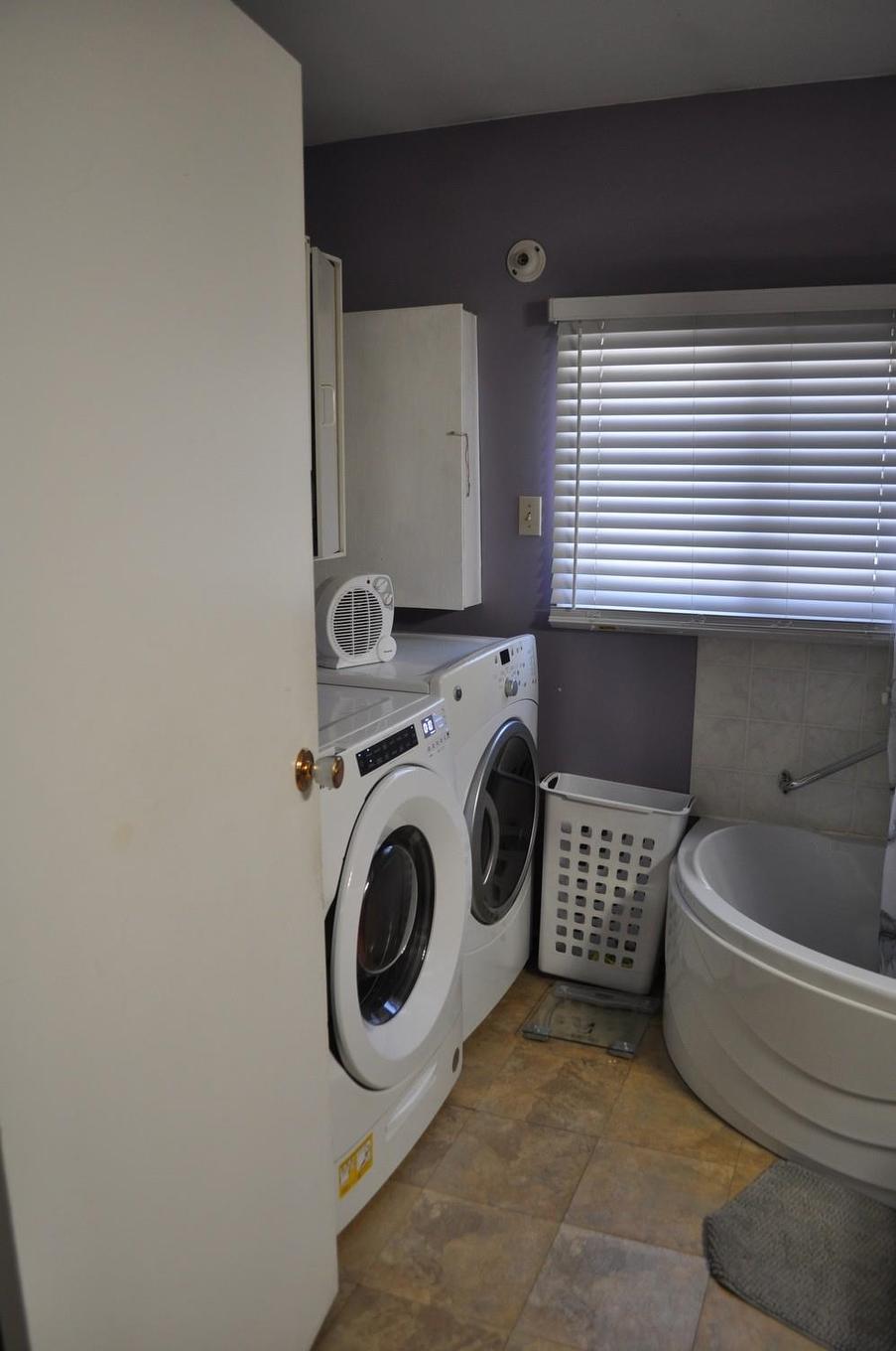1 Hwy 17 Highway, Coldwell Twp, ON - Indoor Photo Showing Laundry Room