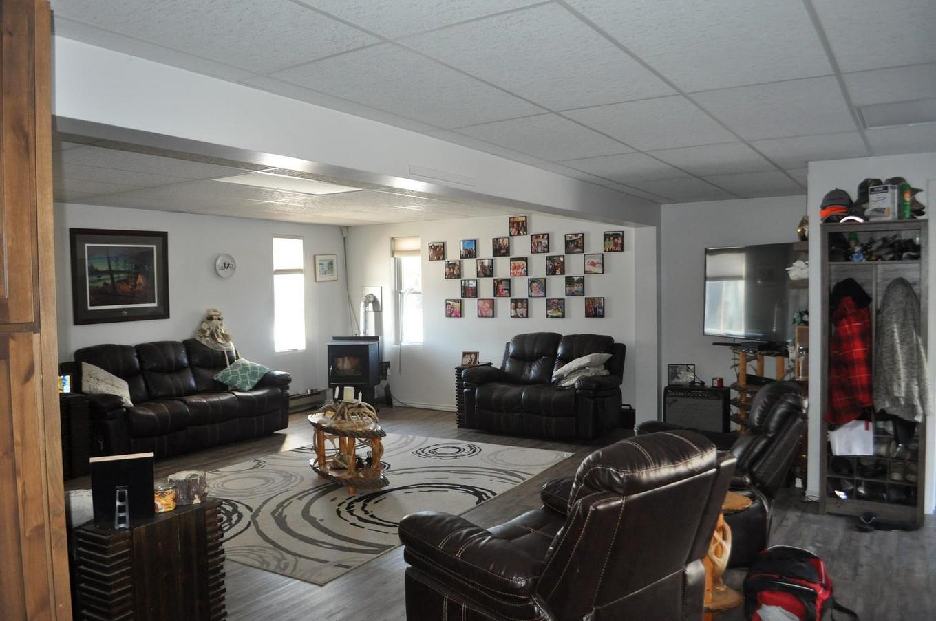 1 Hwy 17 Highway, Coldwell Twp, ON - Indoor Photo Showing Living Room