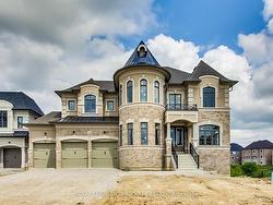184 Mcmichael Ave  Vaughan, ON L4H 4V9
