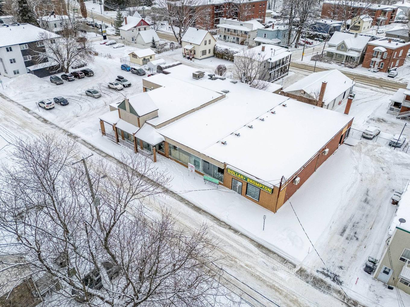 Aerial photo - 22 Rue St-Joseph, Sherbrooke (Brompton/Rock Forest/Saint-Élie/Deauville), QC - Outdoor
