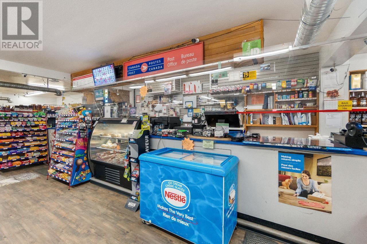 2593 Broadwater Road, Castlegar, BC