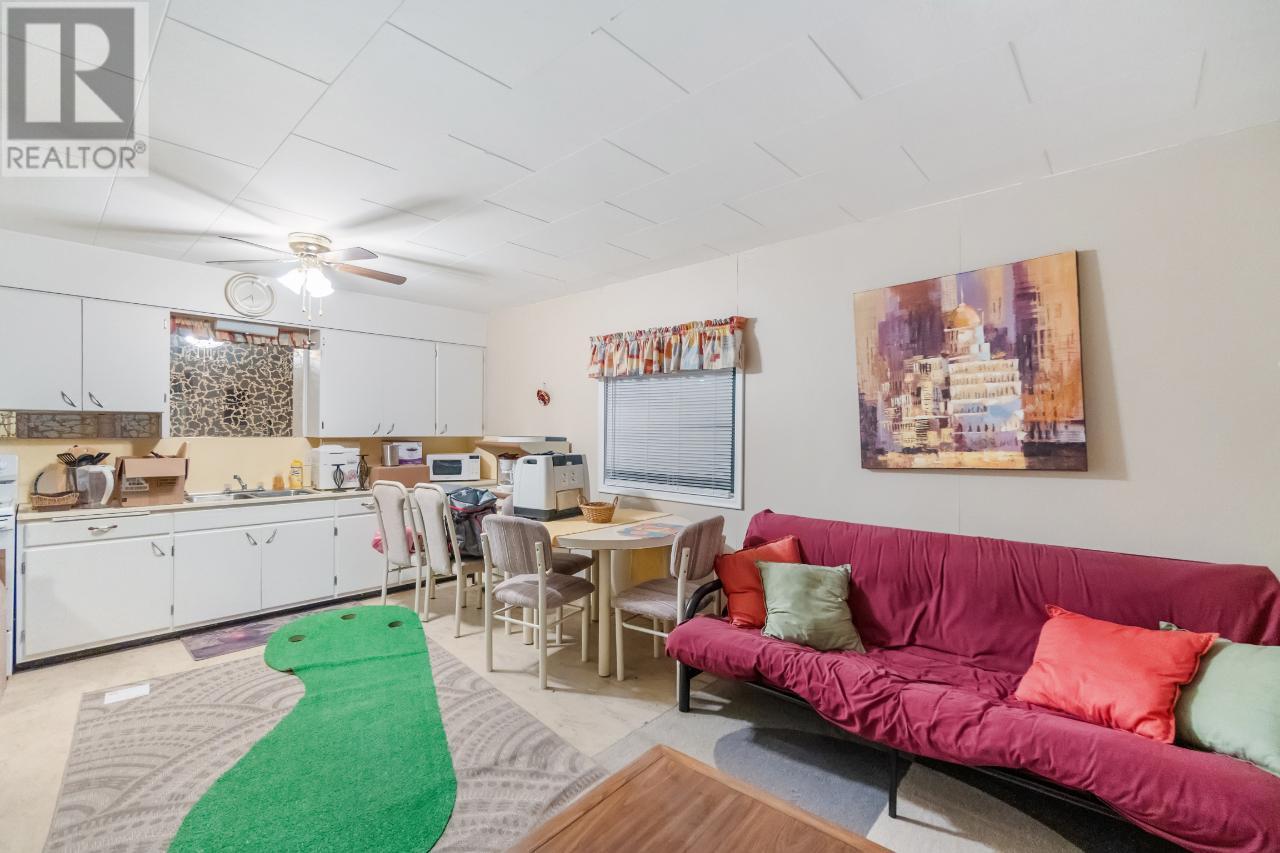 2593 Broadwater Road, Castlegar, BC