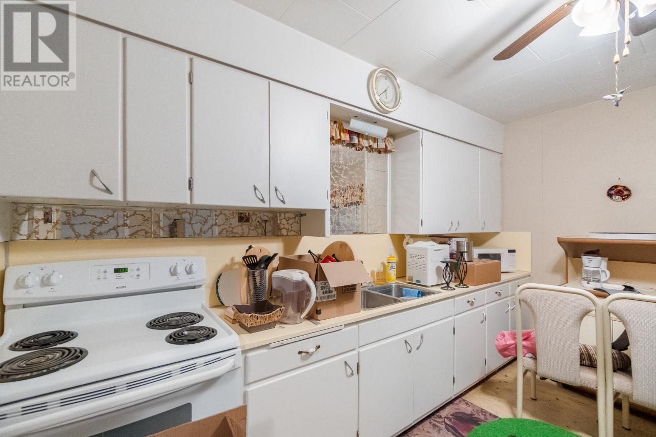 2593 Broadwater Road, Castlegar, BC