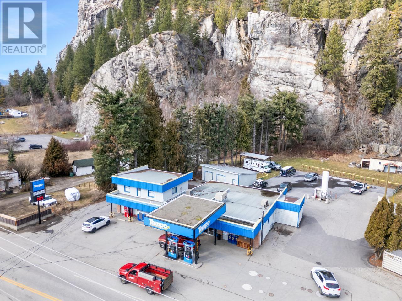 2593 Broadwater Road, Castlegar, BC