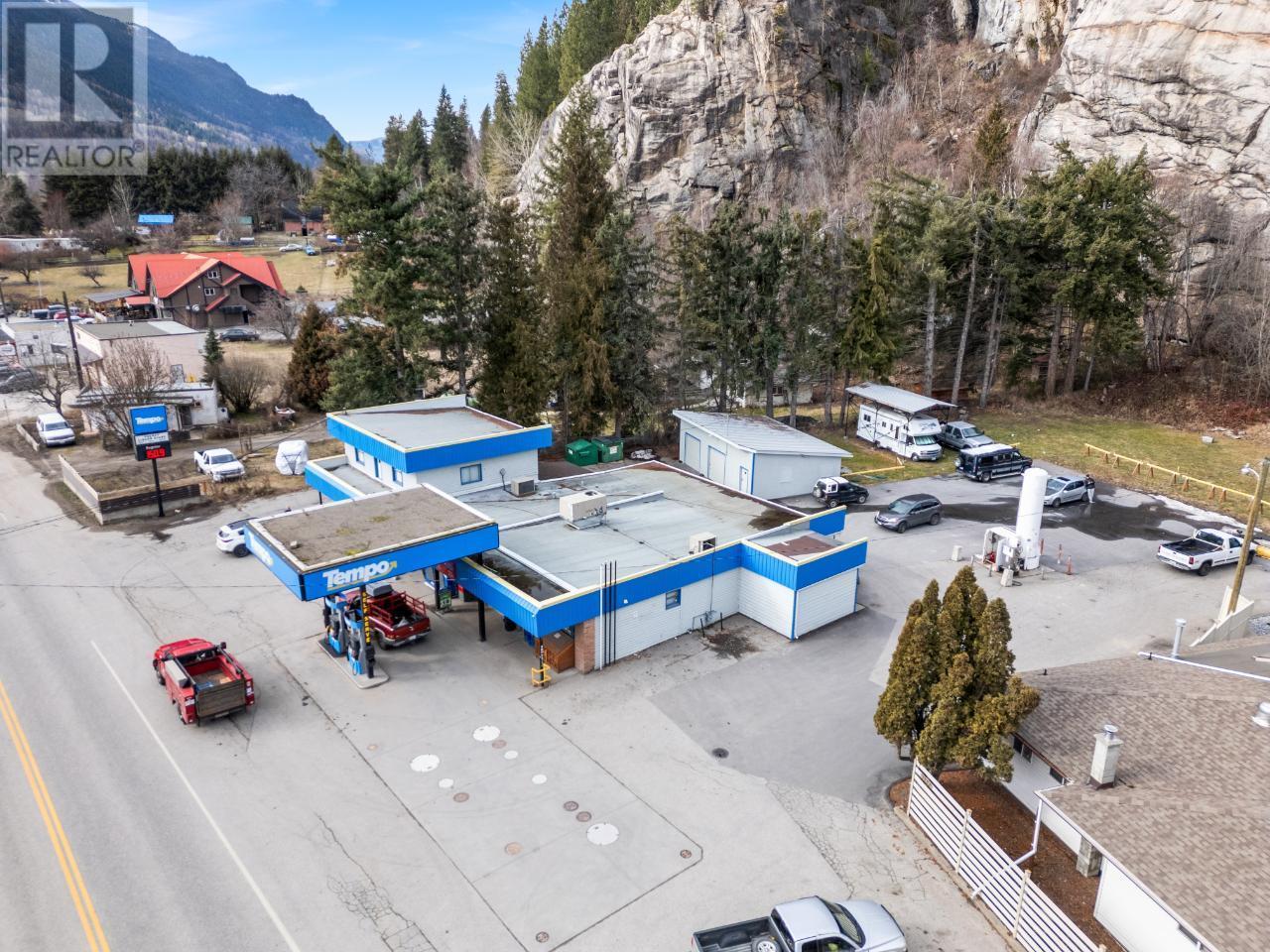 2593 Broadwater Road, Castlegar, BC