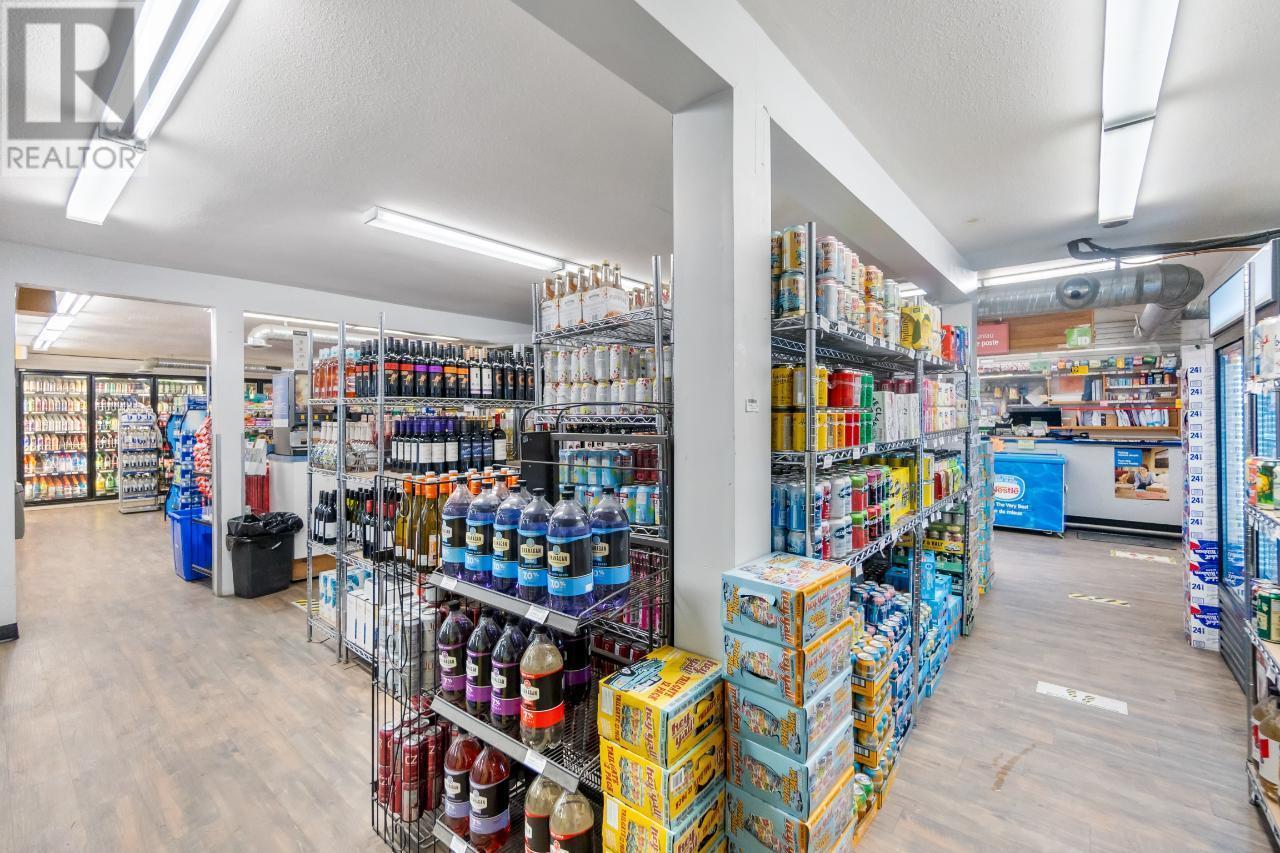 2593 Broadwater Road, Castlegar, BC