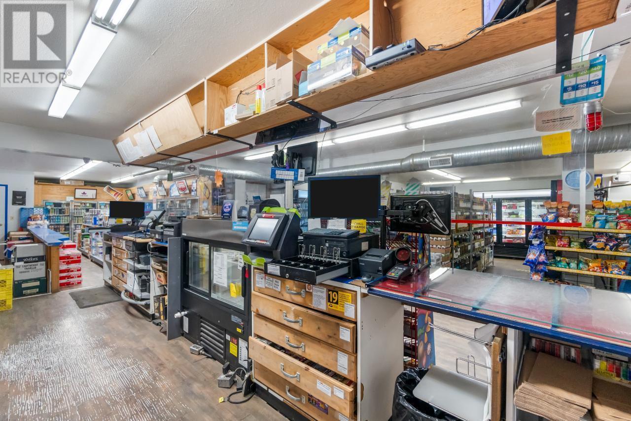 2593 Broadwater Road, Castlegar, BC