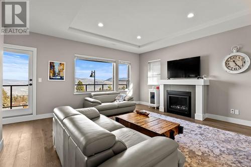 8-2171 Van Horne Drive, Kamloops, BC - Indoor Photo Showing Living Room With Fireplace