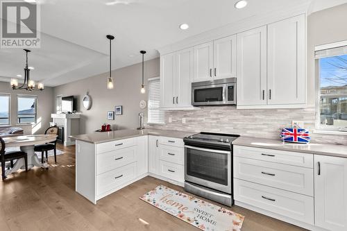 8-2171 Van Horne Drive, Kamloops, BC - Indoor Photo Showing Kitchen With Upgraded Kitchen