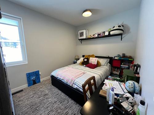 221 Stemwinder Drive, Kimberley, BC - Indoor Photo Showing Bedroom