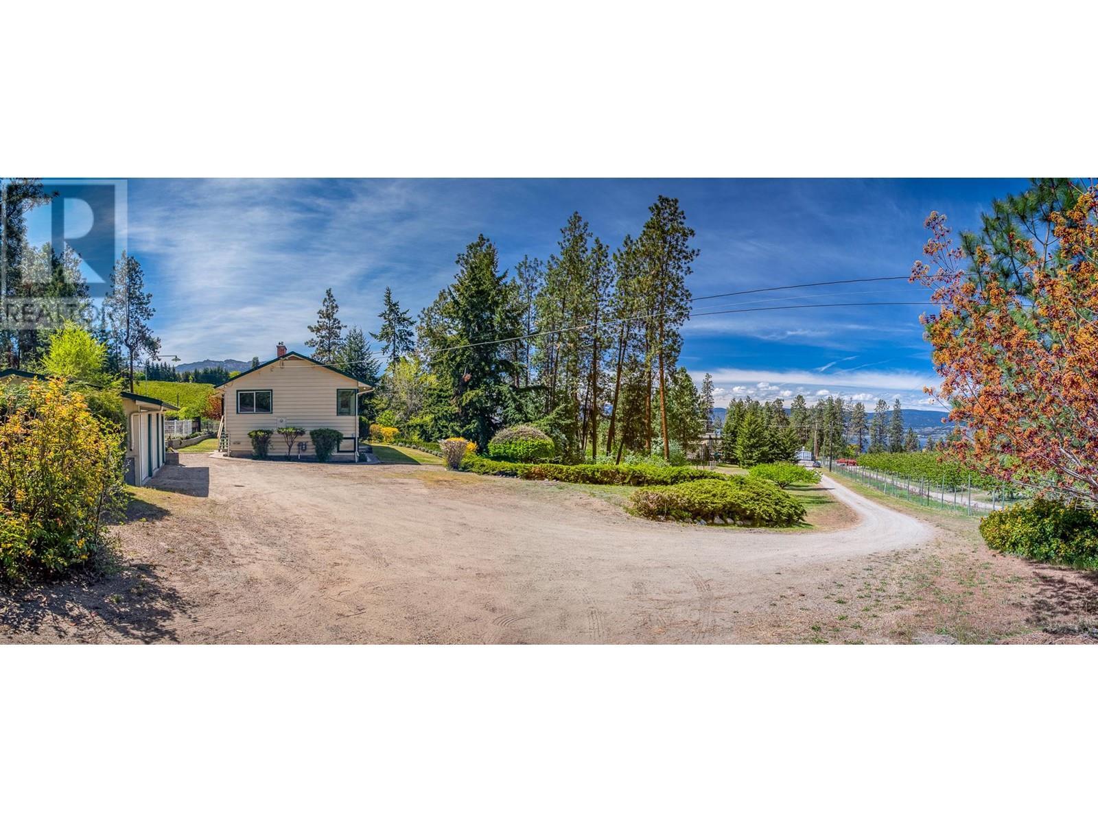 4729 Lakeshore Road, Kelowna, BC - Outdoor