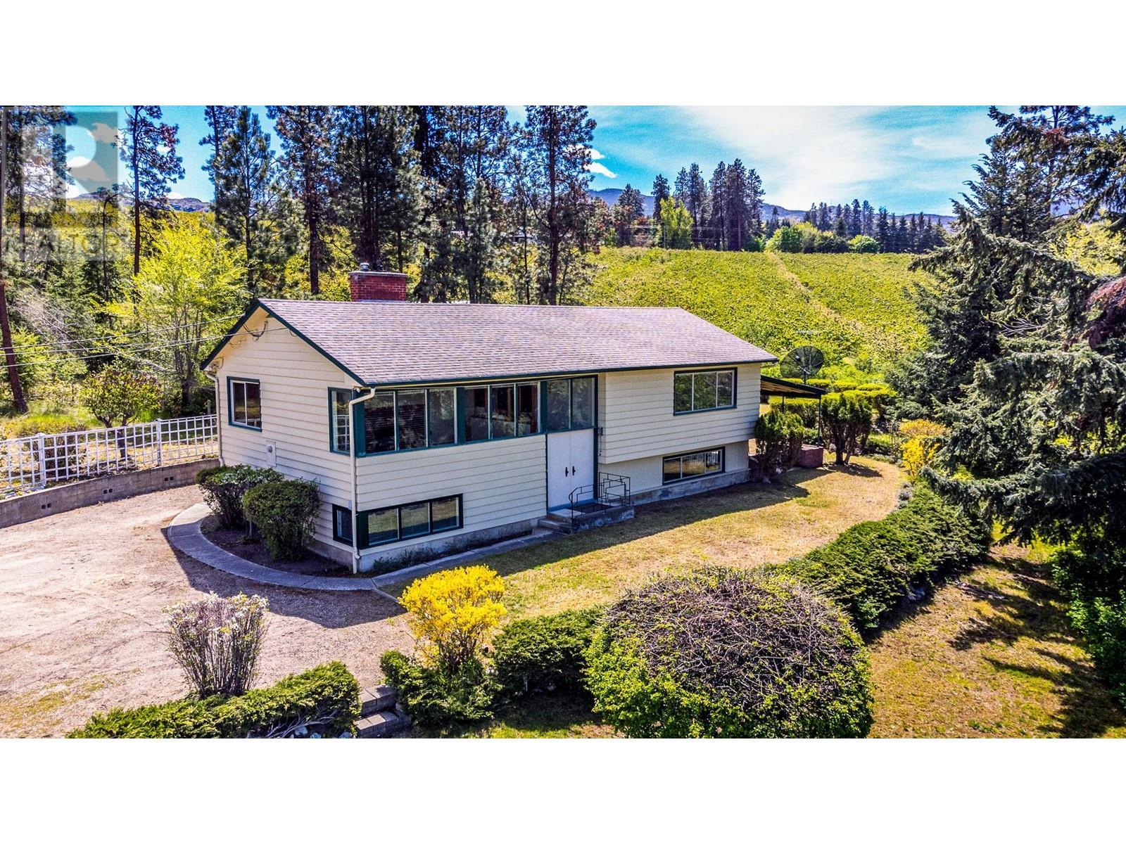 4729 Lakeshore Road, Kelowna, BC - Outdoor