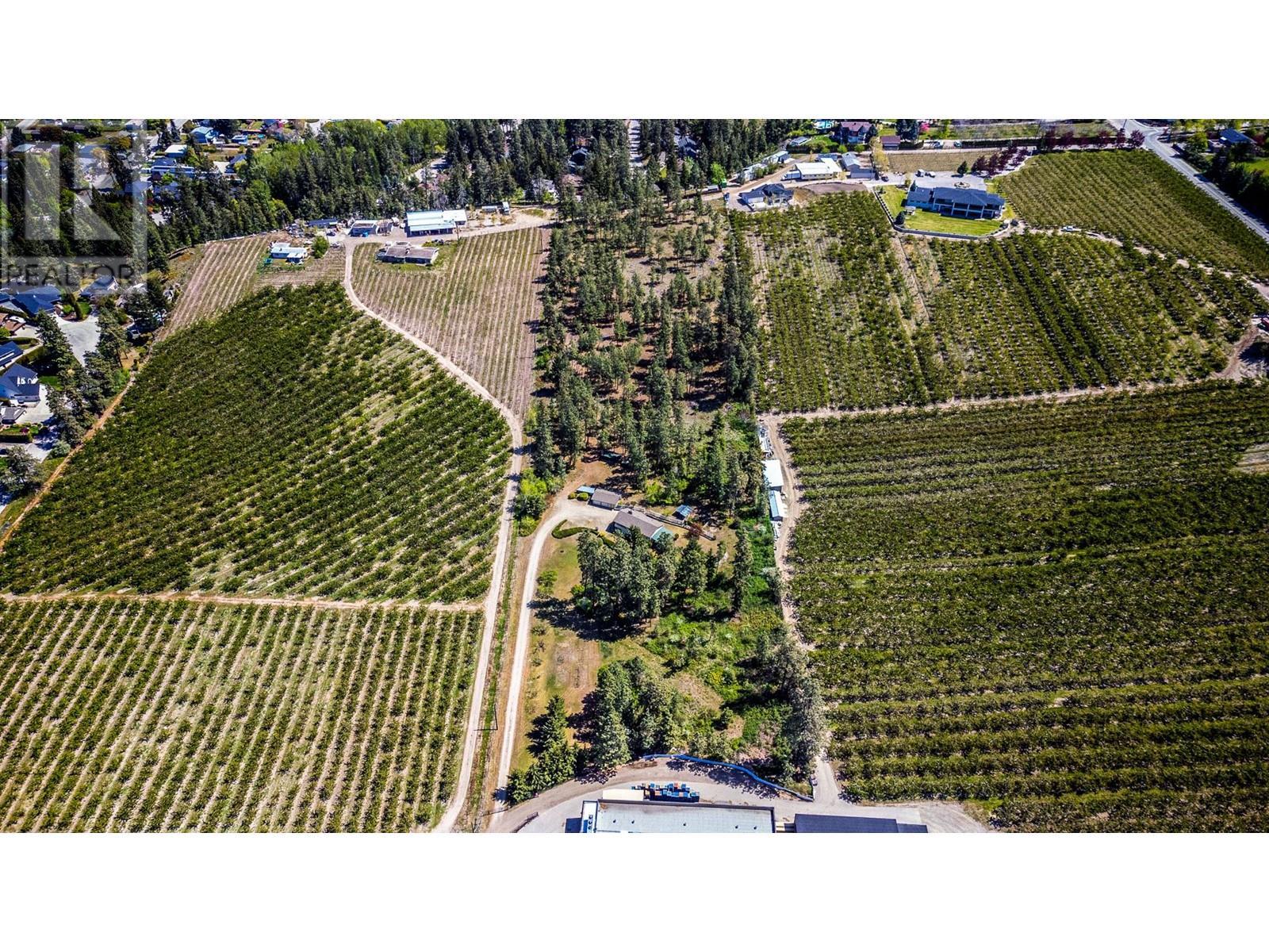 4729 Lakeshore Road, Kelowna, BC - Outdoor
