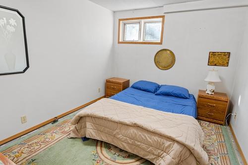 12185 Highway 3A, Boswell, BC - Indoor Photo Showing Bedroom