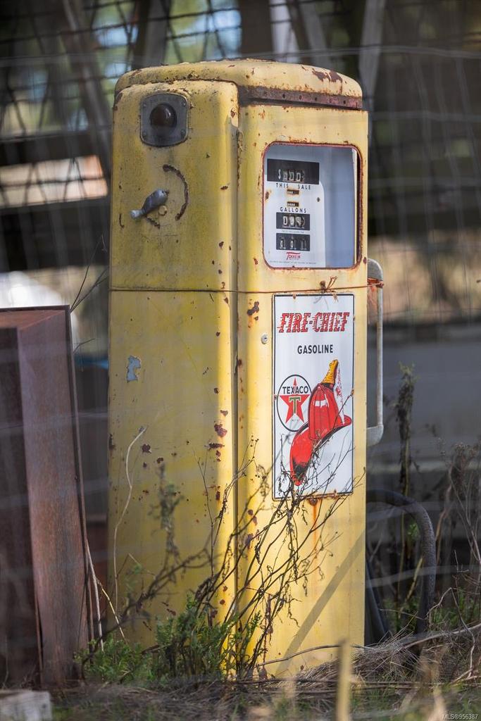 243 Cape Mudge Rd, Quadra Island, BC - Indoor Photo Showing Basement