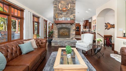 3618 Beam Road, Creston, BC - Indoor Photo Showing Living Room With Fireplace