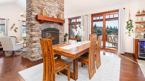 3618 Beam Road, Creston, BC - Indoor With Fireplace