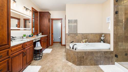 3618 Beam Road, Creston, BC - Indoor Photo Showing Bathroom