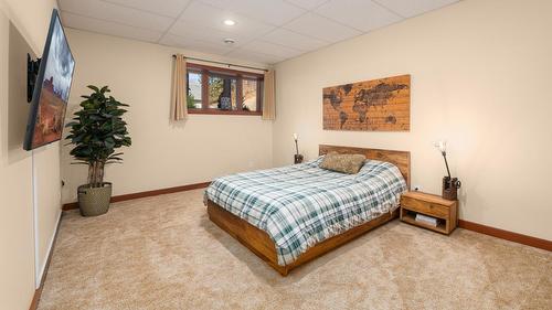 3618 Beam Road, Creston, BC - Indoor Photo Showing Bedroom
