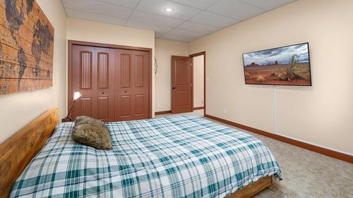 3618 Beam Road, Creston, BC - Indoor Photo Showing Bedroom
