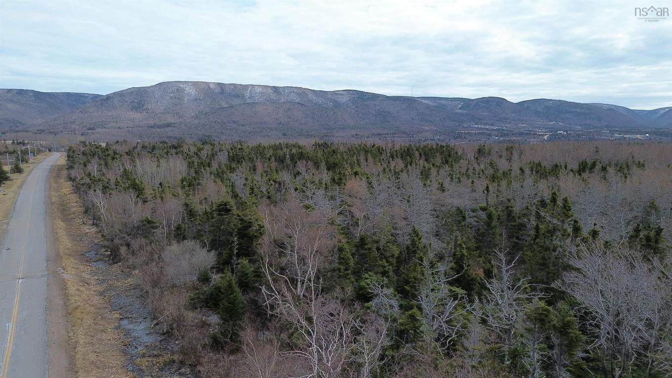 Plateau Road, Chéticamp, NS