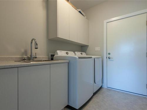 4190 Discovery Dr, Campbell River, BC - Indoor Photo Showing Laundry Room