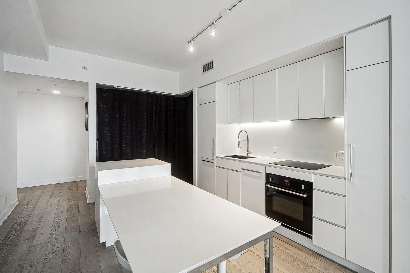 Kitchen - 3012-1288 Av. Des Canadiens-De-Montréal, Montréal (Ville-Marie), QC - Indoor Photo Showing Kitchen With Upgraded Kitchen