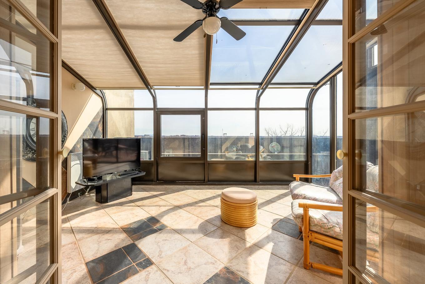 Solarium - 634-2600 Av. Pierre-Dupuy, Montréal (Ville-Marie), QC - Photo Showing Other Room