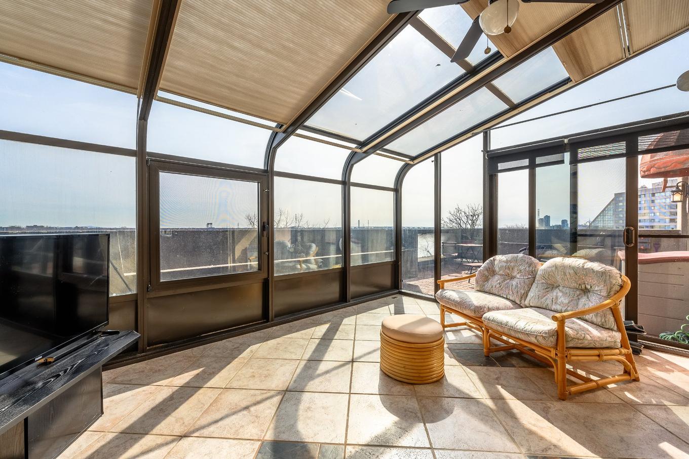 Solarium - 634-2600 Av. Pierre-Dupuy, Montréal (Ville-Marie), QC - Photo Showing Other Room