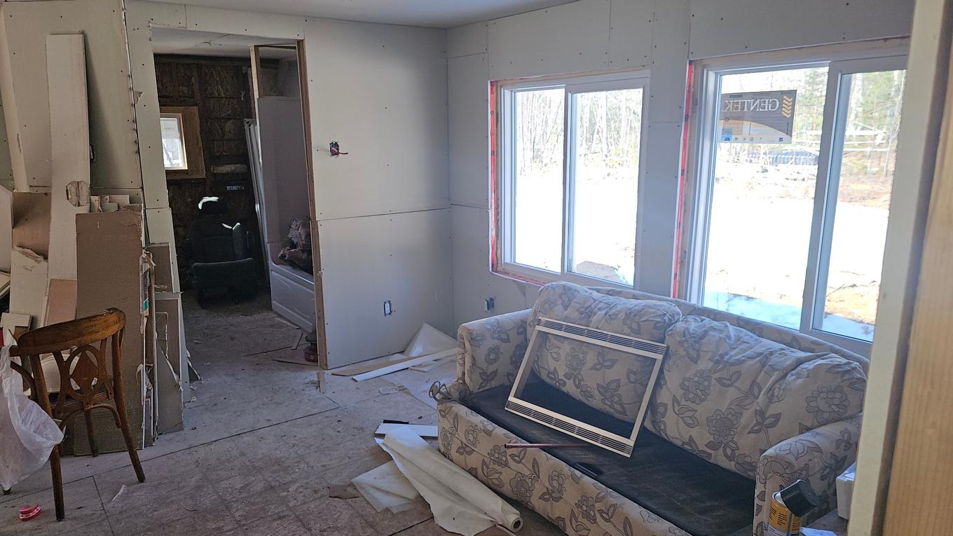 Salon - 5 Ch. Blanchard, Gracefield, QC - Indoor