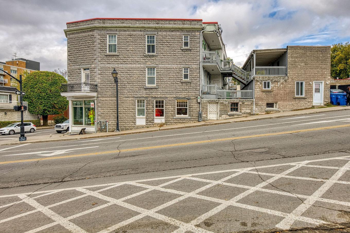 Commerce - 495 Rue Labelle, Saint-Jérôme, QC