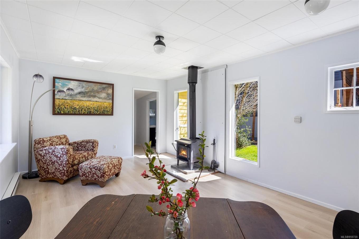 6148 Aldergrove Dr, Courtenay, BC - Indoor