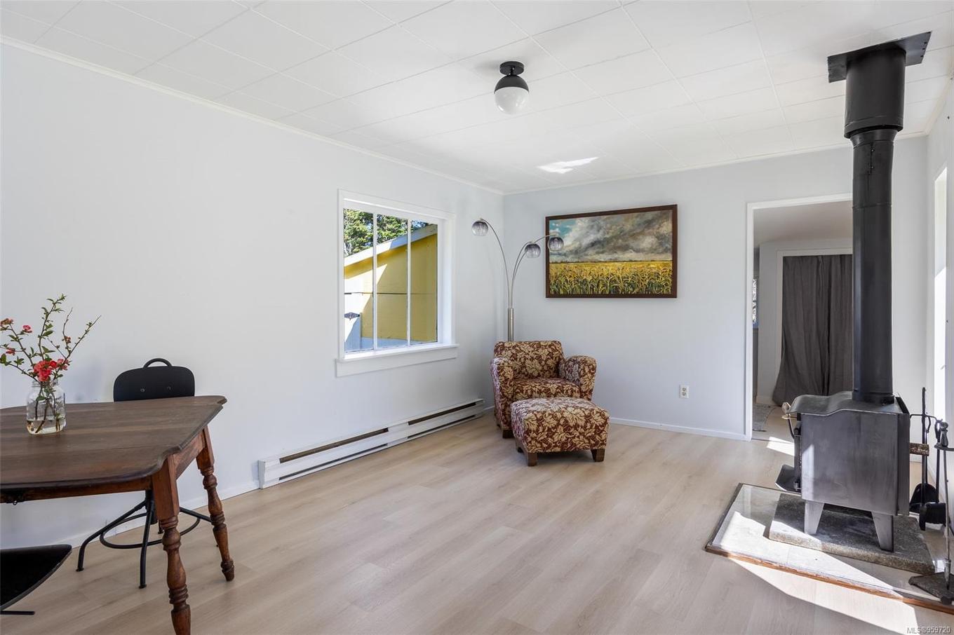 6148 Aldergrove Dr, Courtenay, BC - Indoor