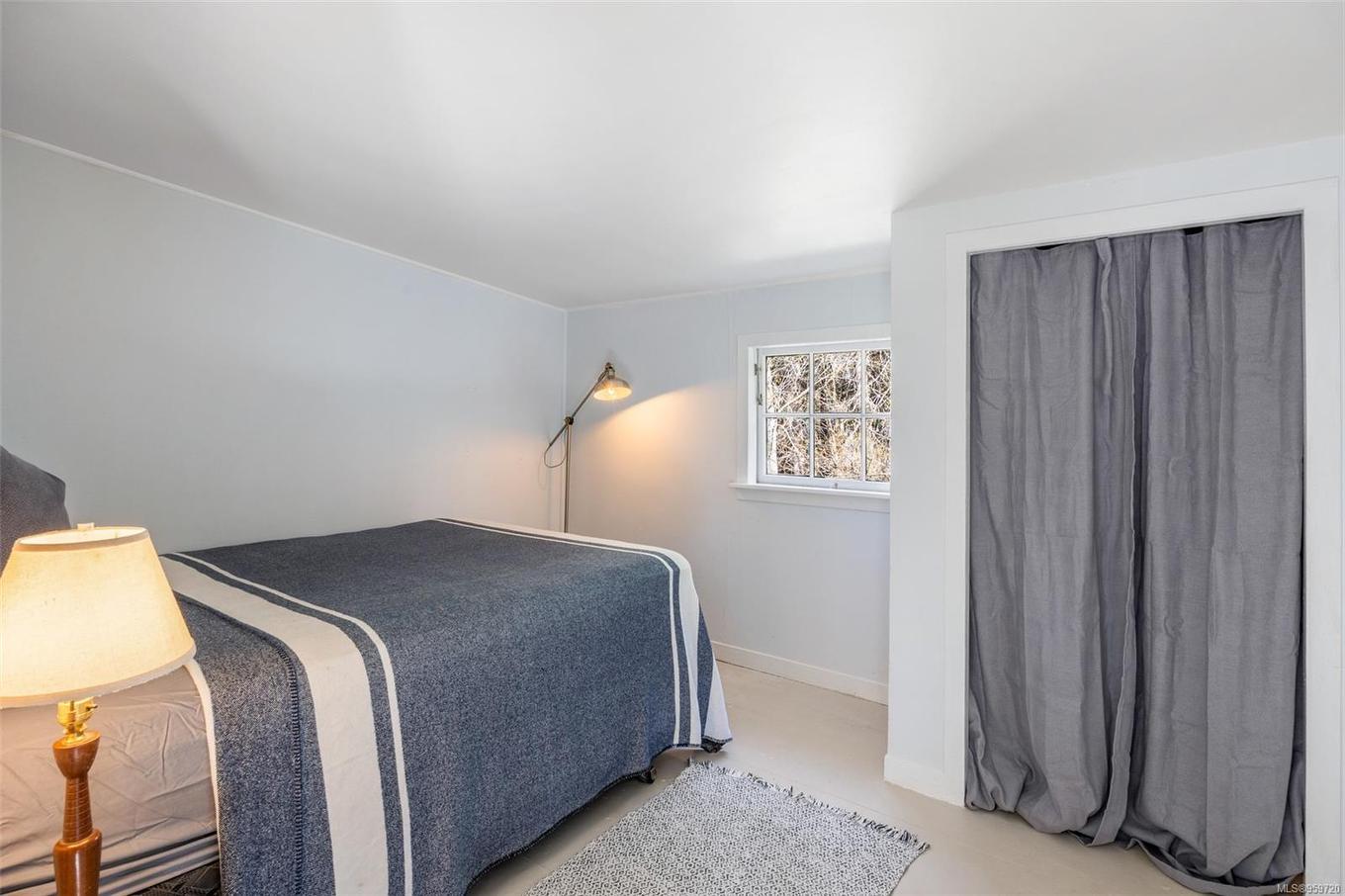 6148 Aldergrove Dr, Courtenay, BC - Indoor Photo Showing Bedroom