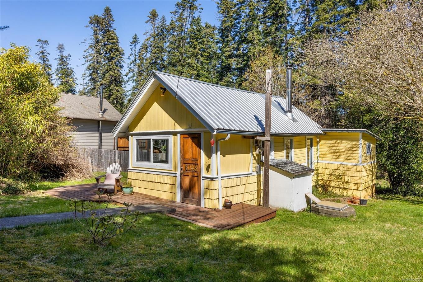 6148 Aldergrove Dr, Courtenay, BC - Outdoor