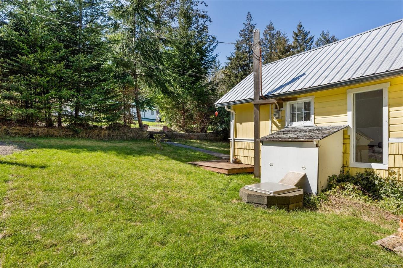 6148 Aldergrove Dr, Courtenay, BC - Outdoor