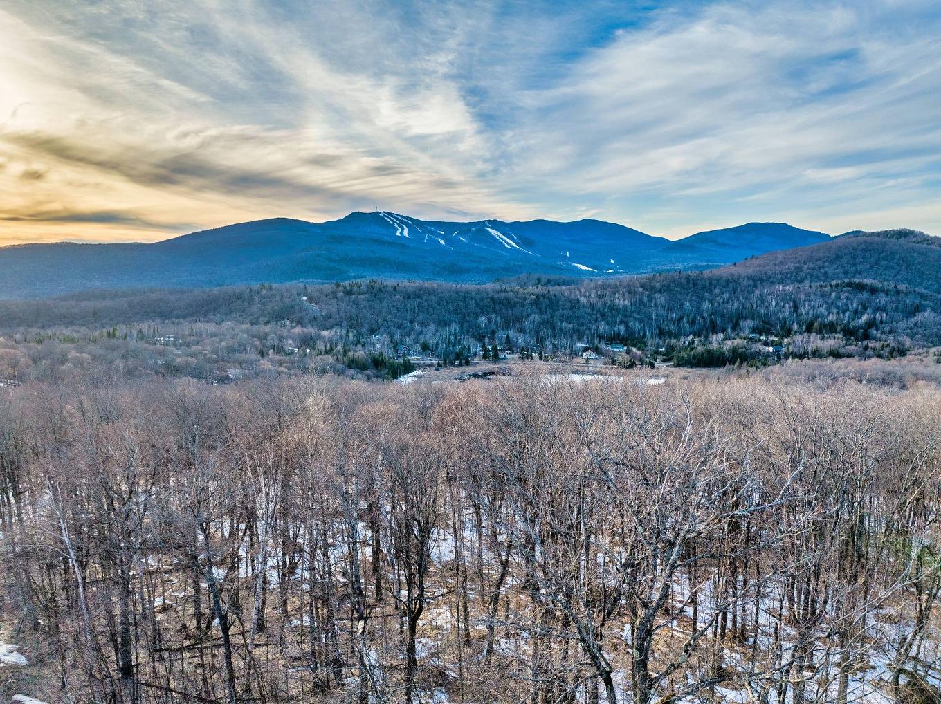 Aerial photo - Ch. Du Refuge, Lac-Supérieur, QC
