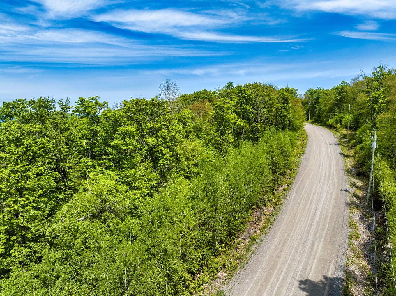 Aerial photo - Ch. Du Refuge, Lac-Supérieur, QC
